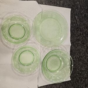 Indiana Depression Glass Horsrshoe, Uranium.  1 Large, 2 Medium Bowl, 1 Platter